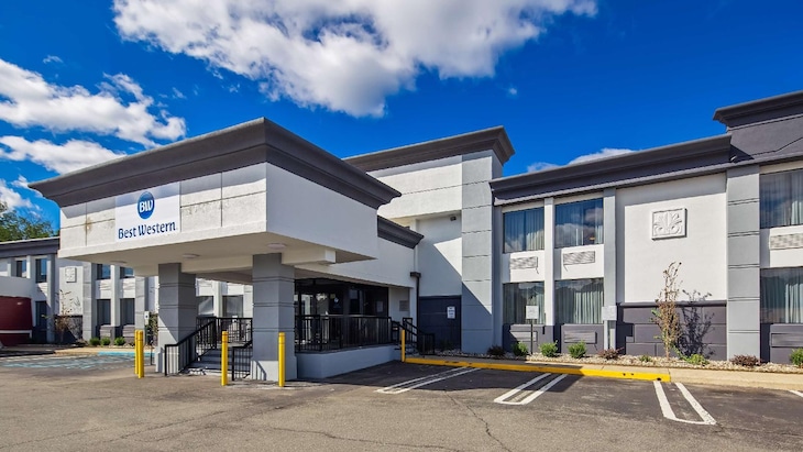Gallery - Best Western Paramus Hotel & Suites