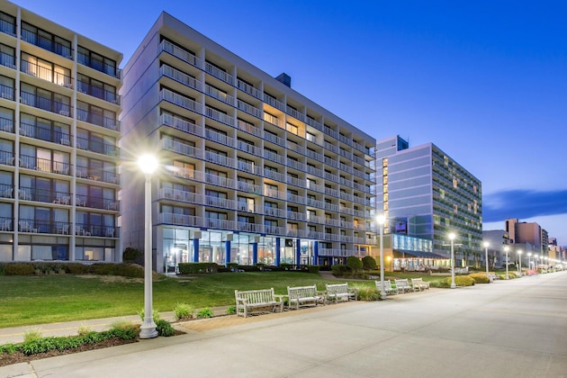 Gallery - Coastal Hotel And Suites Virginia Beach Oceanfront