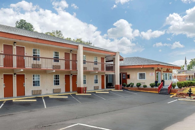 Gallery - Econo Lodge Fort Jackson