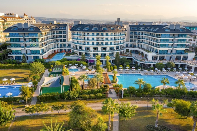 Gallery - Commodore Elite Suites & Spa Ultra All Inclusive