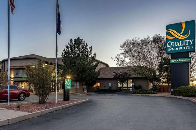 Gallery - Quality Inn & Suites West