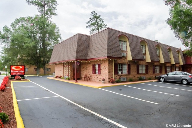 Gallery - Econo Lodge Colonial