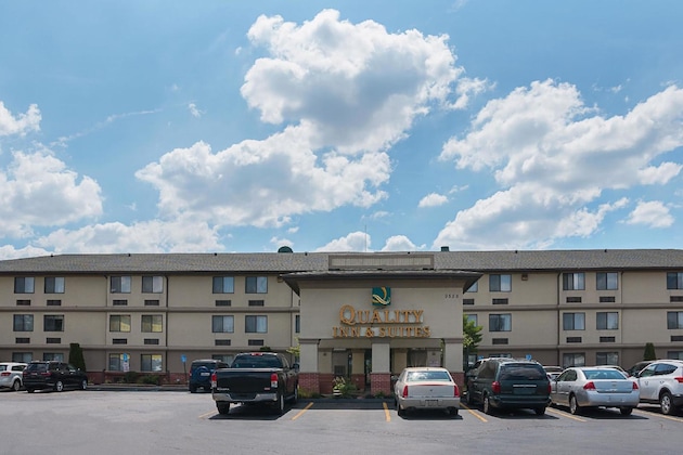 Gallery - Quality Inn & Suites Detroit Metro Airport
