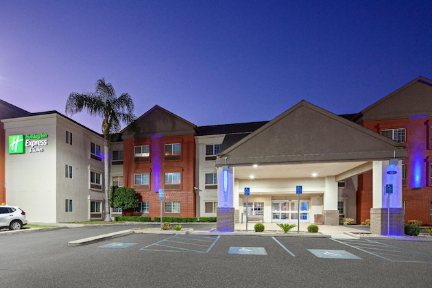 Gallery - Holiday Inn Express & Suites Tulare By Ihg