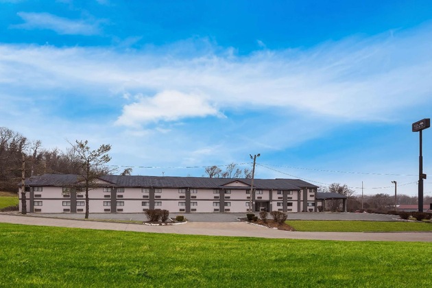 Gallery - Red Lion Inn & Suites Caseyville