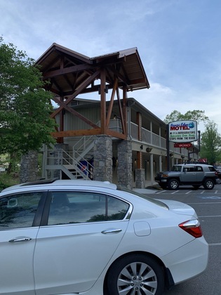 Gallery - River's Edge Motel