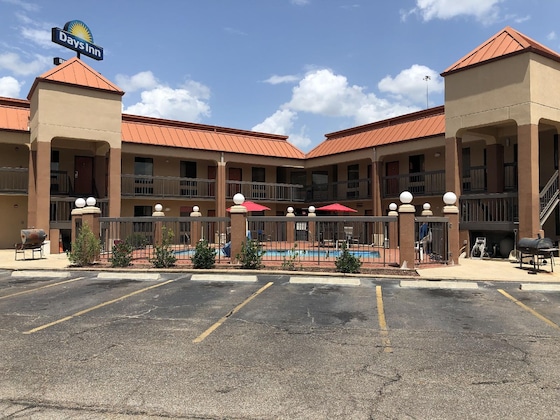 Gallery - Days Inn By Wyndham Columbus