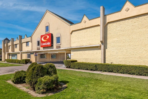Gallery - Econo Lodge Cortland