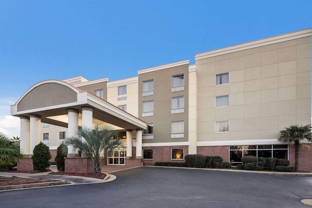 Gallery - Comfort Suites Forsyth Near I-75