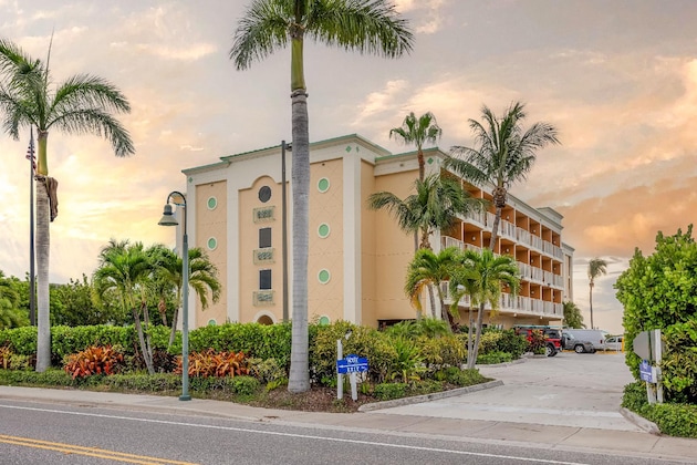 Gallery - Hutchinson Island Hotel
