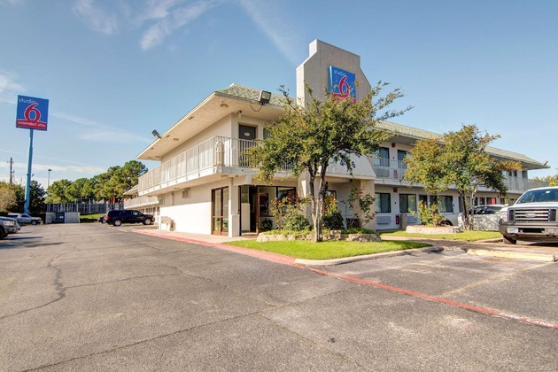 Gallery - Studio 6 Grand Prairie Tx