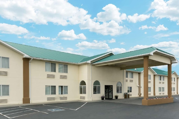 Gallery - Super 8 By Wyndham Green River