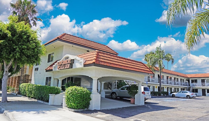 Gallery - Hawthorne Plaza Inn