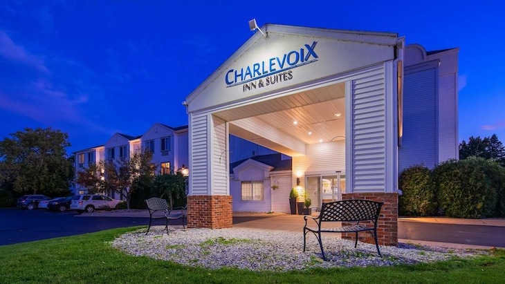 Gallery - Charlevoix Inn & Suites Surestay Collection By Best Western