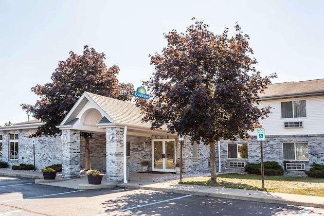 Gallery - Days Inn By Wyndham Imlay City
