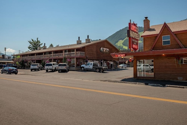 Gallery - Antler Inn