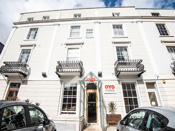 Gallery - Oyo The Regency, Clifton Bristol