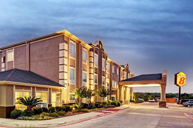 Gallery - Super 8 By Wyndham San Antonio Alamodome Area