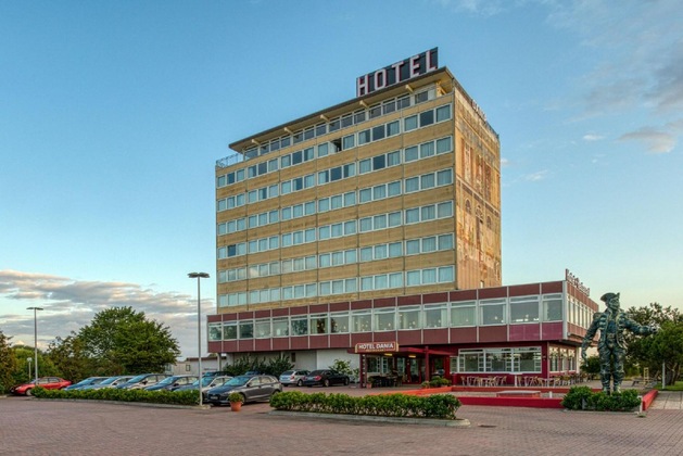 Gallery - Ff&E Hotel Dania