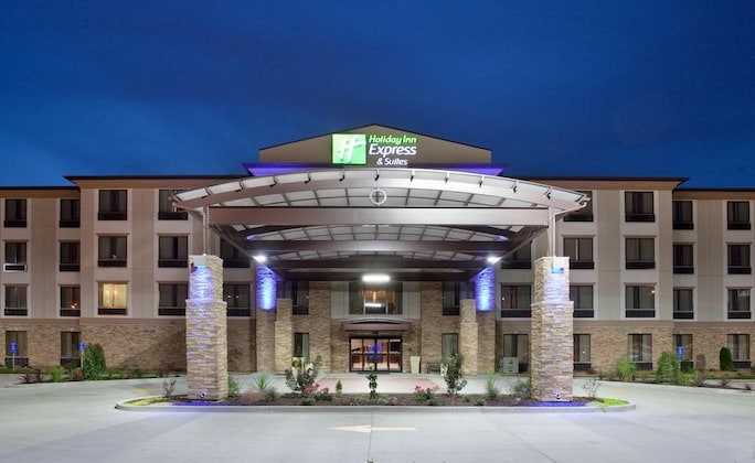 Gallery - Holiday Inn Express & Suites St Louis Airport, An Ihg Hotel
