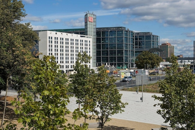 Gallery - Meininger Hotel Berlin Hauptbahnhof
