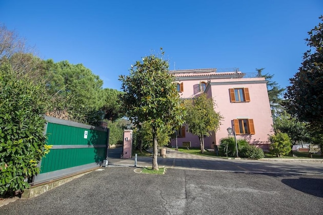 Gallery - Arco Di Travertino