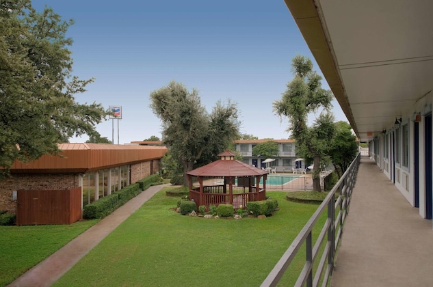 Gallery - Americas Best Value Inn Ft. Worth Hurst
