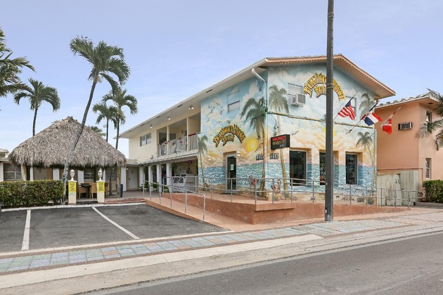 Gallery - Hollywood Beach Flamingo