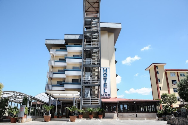 Gallery - Hotel Max