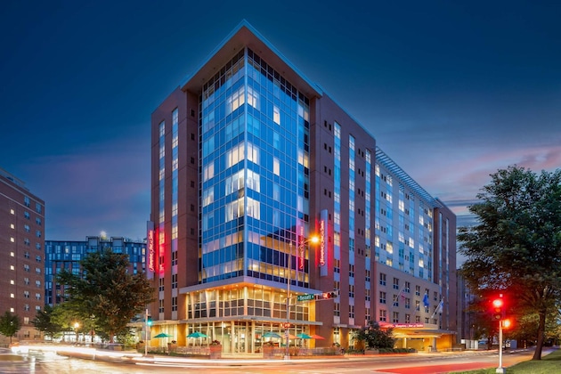 Gallery - Hampton Inn & Suites Madison   Downtown