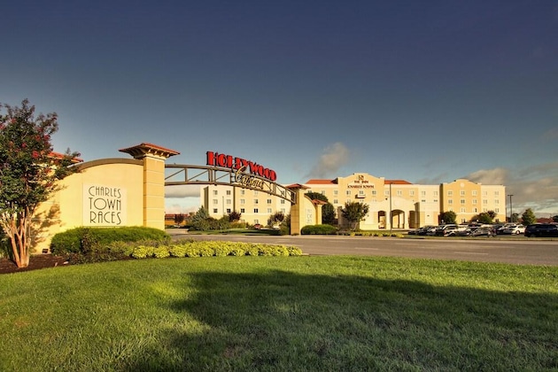 Gallery - The Inn At Charles Town - Hollywood Casino