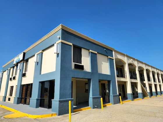 Gallery - Days Inn By Wyndham Slidell