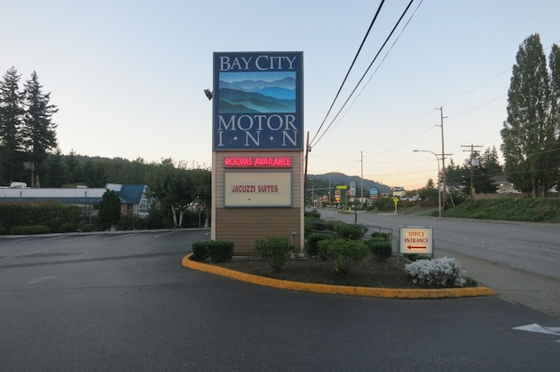 Gallery - Bay City Inn