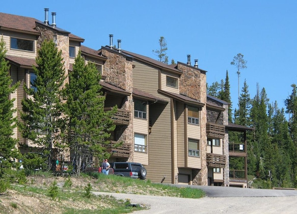 Gallery - Beaverhead Condos At Big Sky Resort