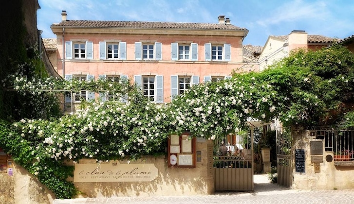 Gallery - Le Clair De La Plume - Teritoria