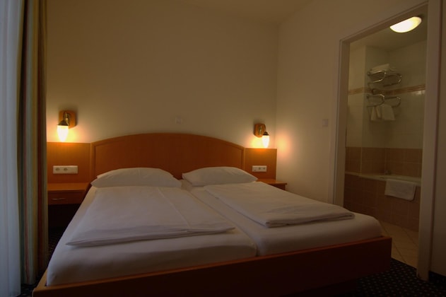Gallery - Suite Hotel 900M Zur Oper