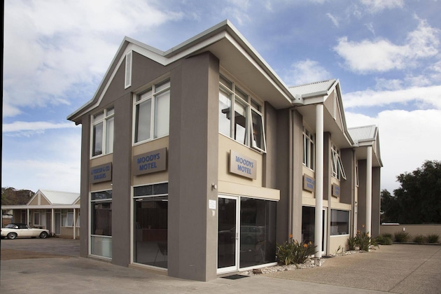 Gallery - Moody's Motel