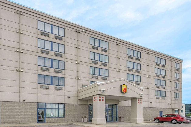 Gallery - Super 8 By Wyndham Mississauga