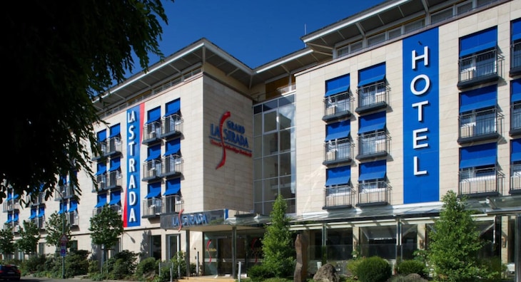 Gallery - La Strada Hotel