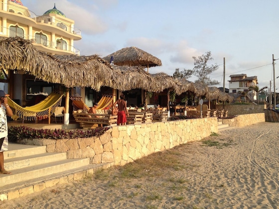 Gallery - Dharma Beach Hotel