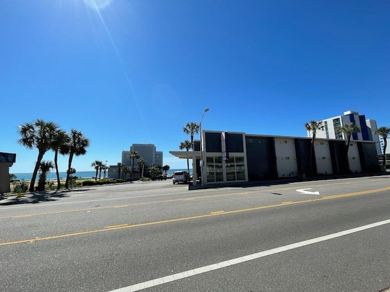 Gallery - The Oceanfront Viking Motel