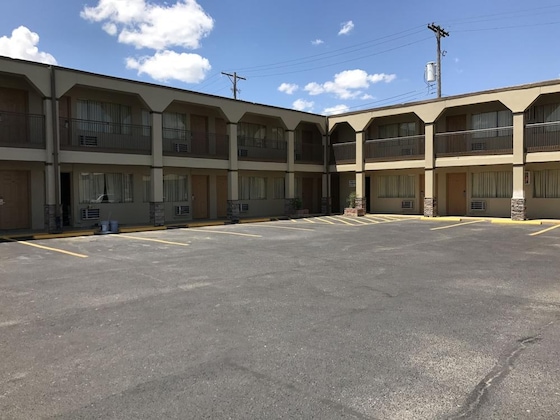 Gallery - Hutchinson Inn