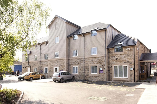 Gallery - Premier Inn Huddersfield Central