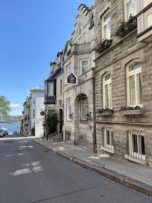 Gallery - Château De Pierre