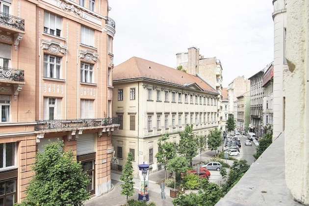 Gallery - Real Apartments Semmelweis Ii