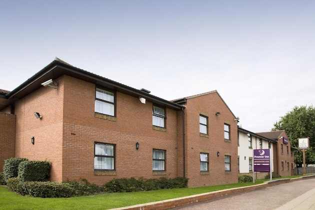 Gallery - Premier Inn London Romford West