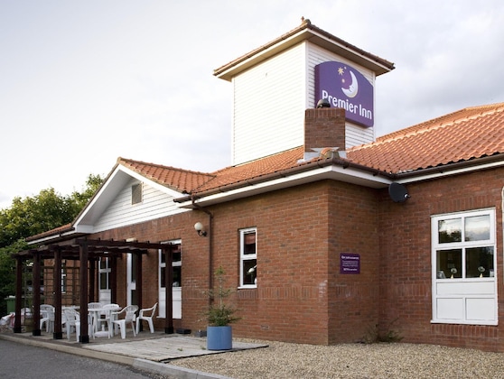 Gallery - Premier Inn Chelmsford (Springfield)