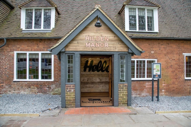 Gallery - Premier Inn Tonbridge North