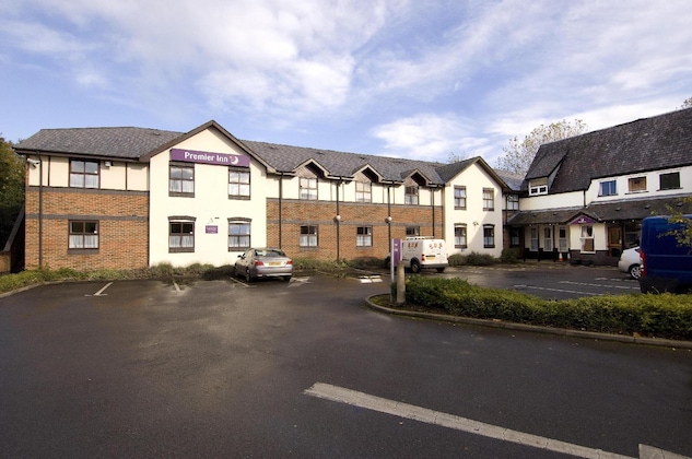 Gallery - Premier Inn Stockport South