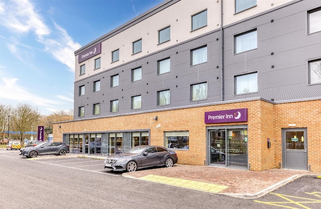 Gallery - Premier Inn Abingdon